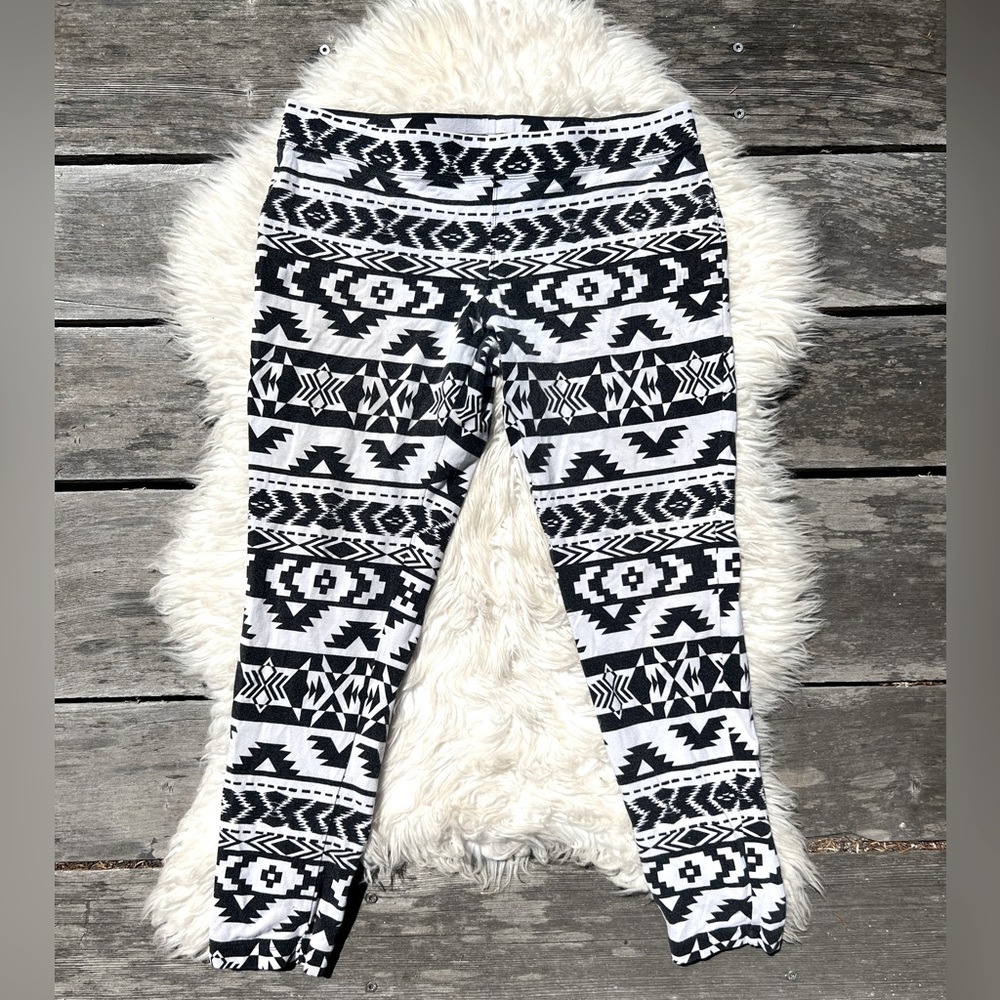 Express Black And White Patterned Geometric Pants… - image 1